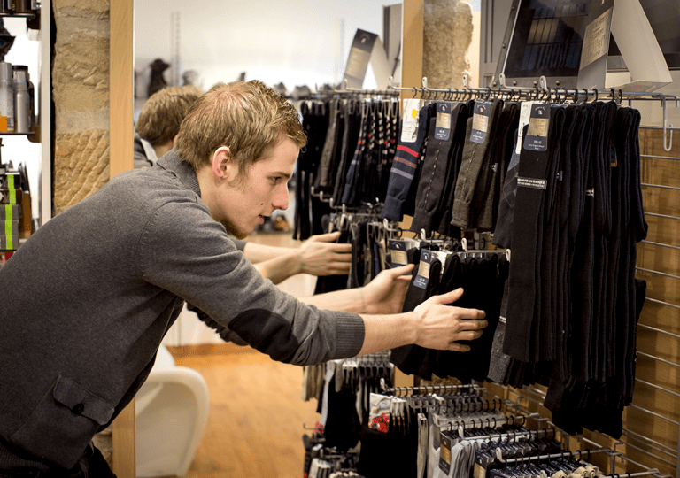 Apprenti en vente de l'École des Métiers en entreprise