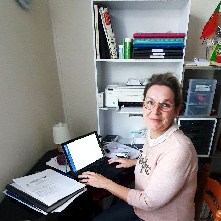 Portrait de Sylvie Trincat, enseignante en technologie et pratique de restaurant à l'École des Métiers