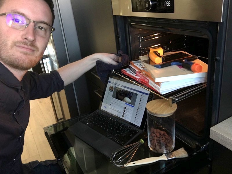 Portrait de Julien De Oliveira, enseignant en pâtisserie à l'EDM.