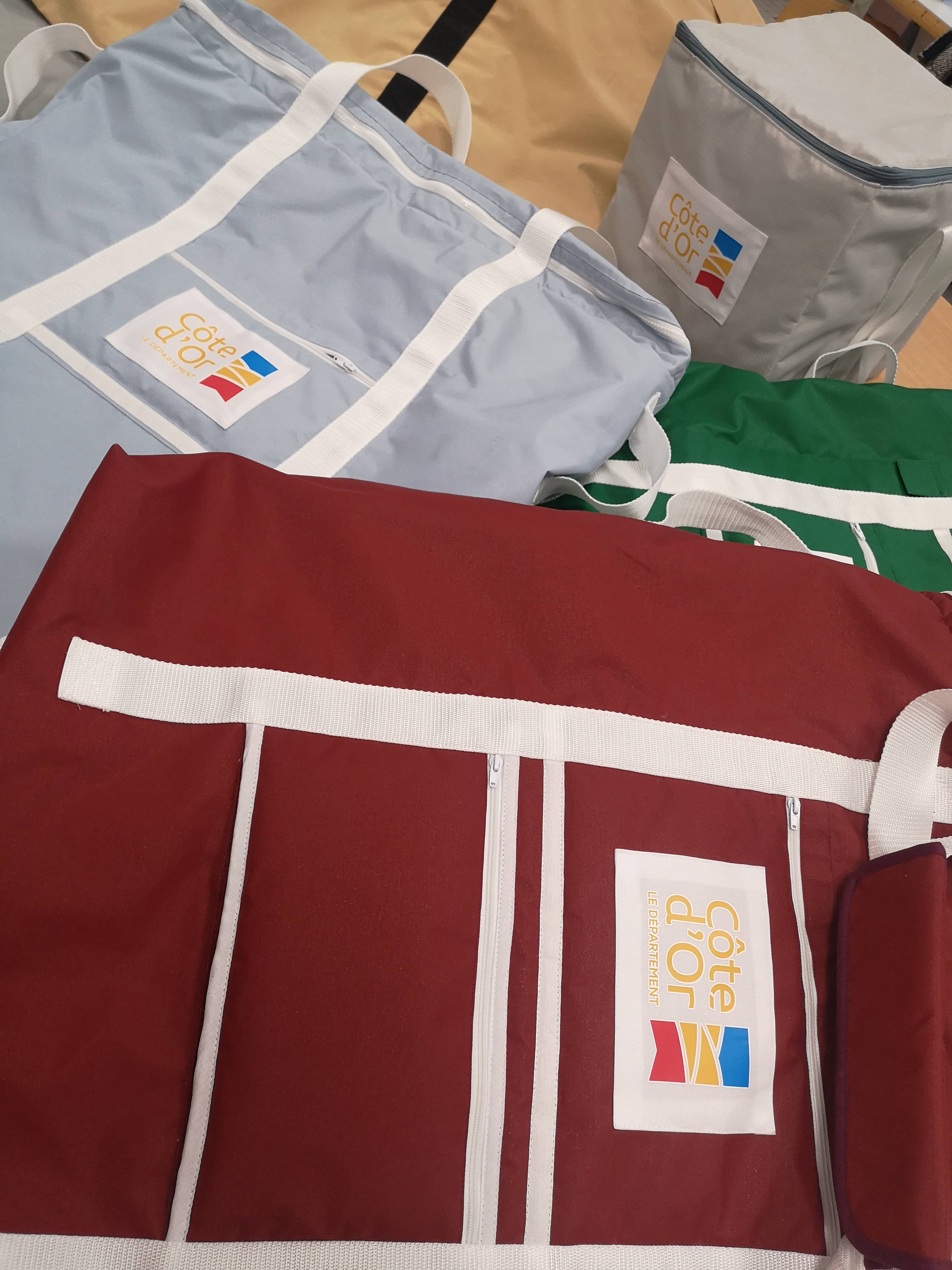 Des housses design pour le CD21 par Ligne Essentielle, à l'Ecole des Métiers Dijon Métropole