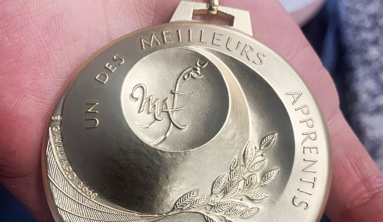 Fiona Talmard de l'Ecole des Métiers Dijon Métropole obtient la médaille d’or au MAF