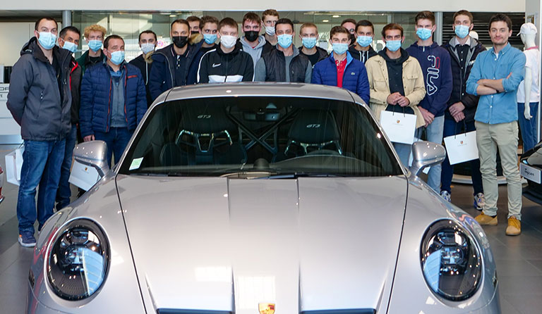 Les BTS MVA 1ère année au Centre Porsche de Dijon avec Aurélien Terrible