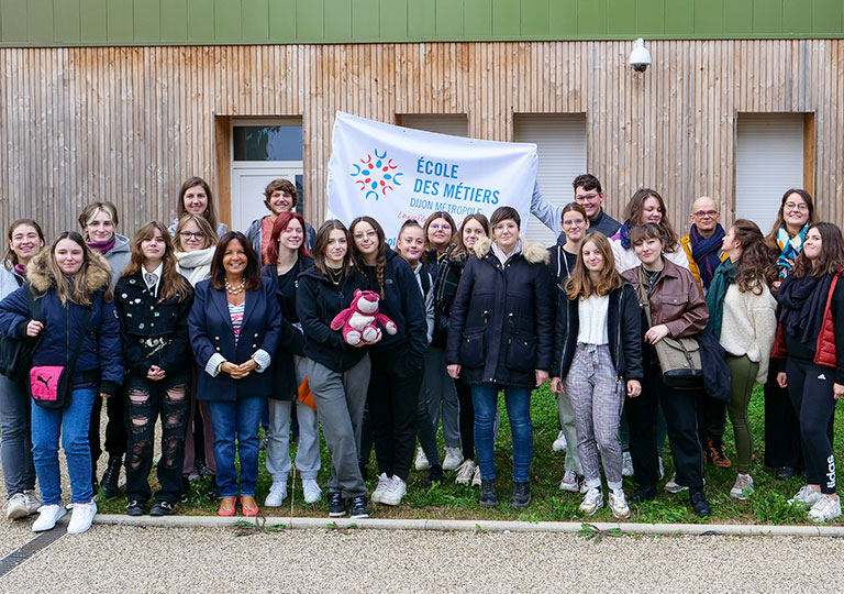 Les apprentis fleuristes de l'Ecole des Métiers au départ pour la Belgique et les Pays-Bas