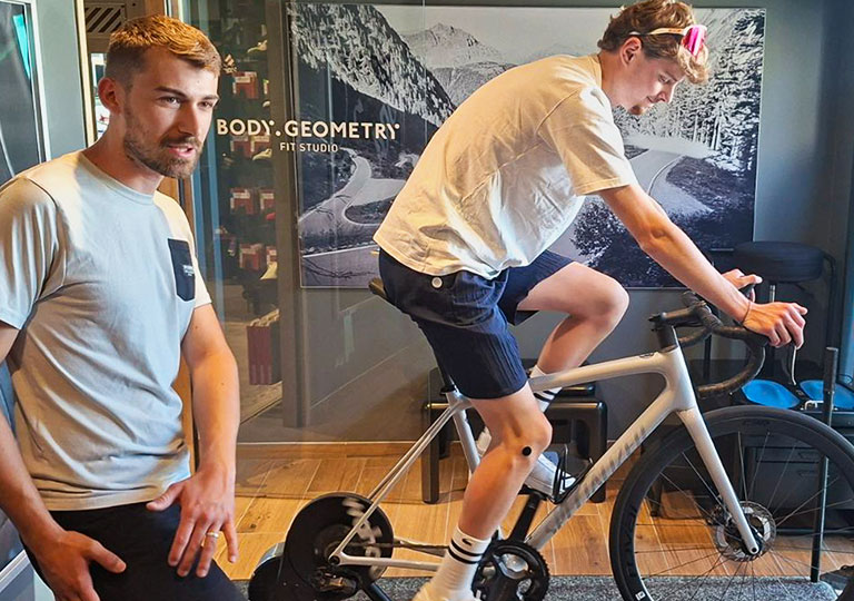 Apprentis en mécanique Cycle à l'EDM en visite pédagogique chez Unity Cycling