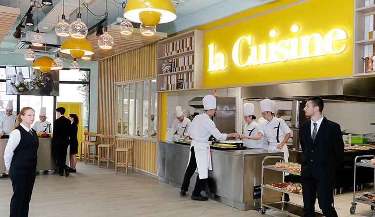 Les apprentis de l'EDM à la Cité Internationale de la Gastronomie et du Vin