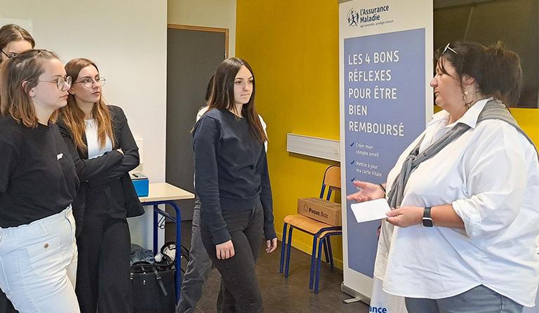 Présentation sur la sécurité sociale à l'École des Métiers en collaboration avec la CPAM en juin 2024